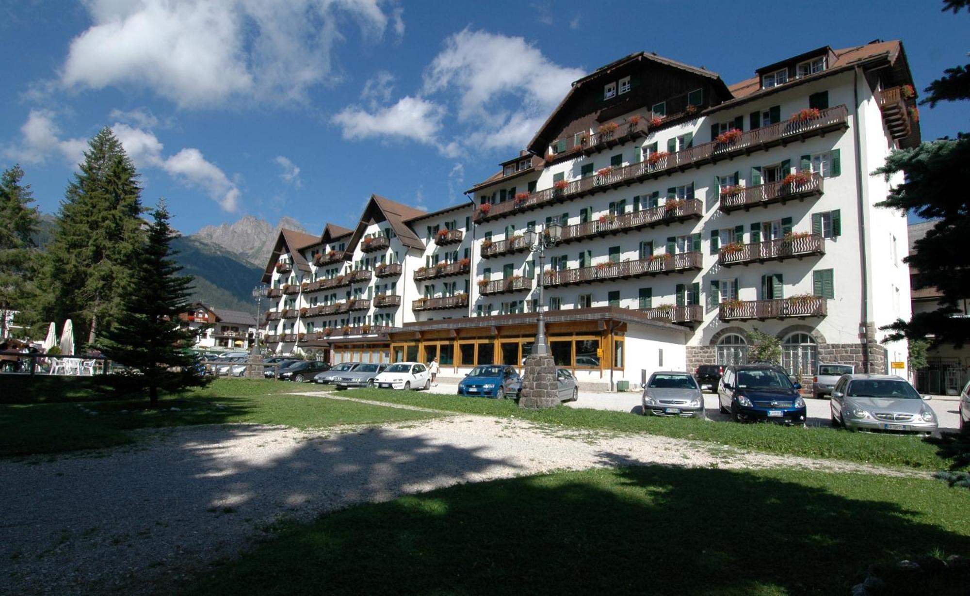 Th San Martino - Majestic Dolomiti Hotel サン・マルティーノ・ディ・カストロッツァ エクステリア 写真